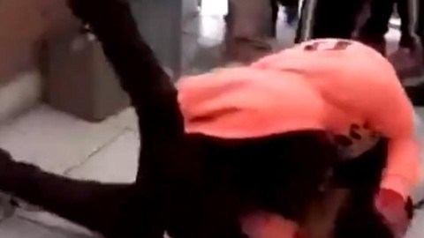 Ataque a una estudiante en una escuela en México. Captura de pantalla.