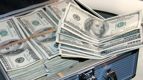 Los maleantes se hicieron pasar por empleados del IRS.