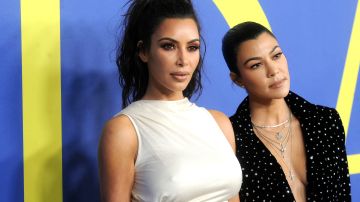 Kim junto a su hermana Kourtney Kardashian.