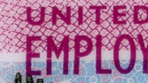 Los inmigrantes pueden saber cómo tramitar una Autorización de Empleo.