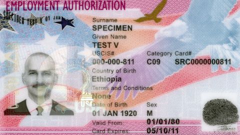 Los inmigrantes pueden saber cómo tramitar una Autorización de Empleo.