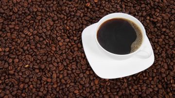 El café filtrado y el café instantáneo casi no contienen diterpenos, sustancias que pueden elevar el colesterol malo LDL y los triglicéridos