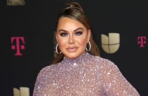 La atrevida de Chiquis Rivera se levanta el vestido y enseña la cadera en su foto más sensual
