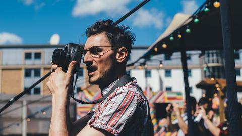 Viajeros hipsters / Créditos: Fotógrafo Annie Spratt vía Unsplash