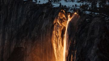 Firefall en Yosemite / Créditos: Fotógrafo Cedric Letsch vía Unsplash