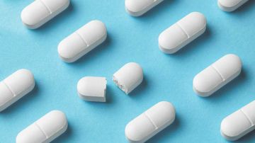 cr-health-inlinehero-easy-ways-to-swallow-pills-12-19
