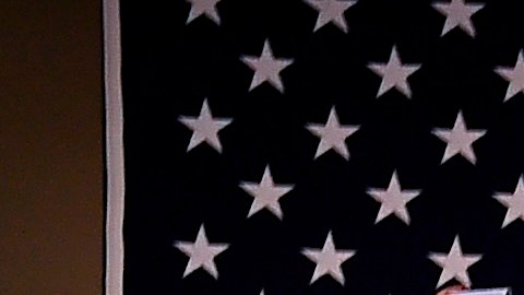 Varios candidatos, entre ellos Bernie Sanders, salieron a dar un discurso triunfalista.