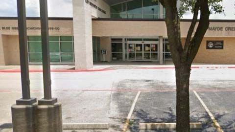 El incidente tuvo lugar en la escuela primaria de Mayde Creek,