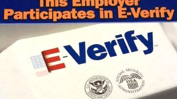 E-Verify es el programa federal para verificar que una persona tiene permiso laboral en EEUU.