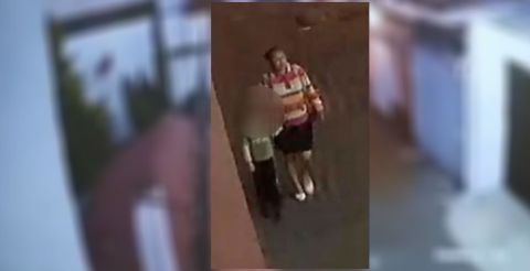 La policía busca a la mujer que se llevó a Fátima.