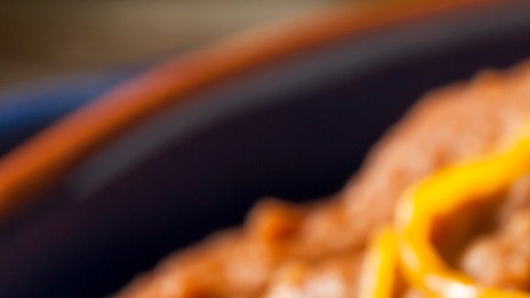 Ideal para burritos, tostadas, tacos, huevos, platanos fritos o para botanear con totopos.