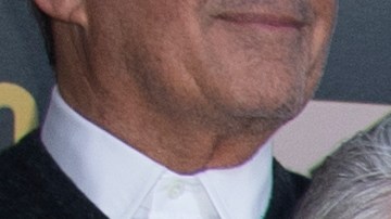 Kirk Douglas en la ceremonia en honor a su hijo Michael Douglas, con una estrella en el Paseo de la Fama de Hollywood.