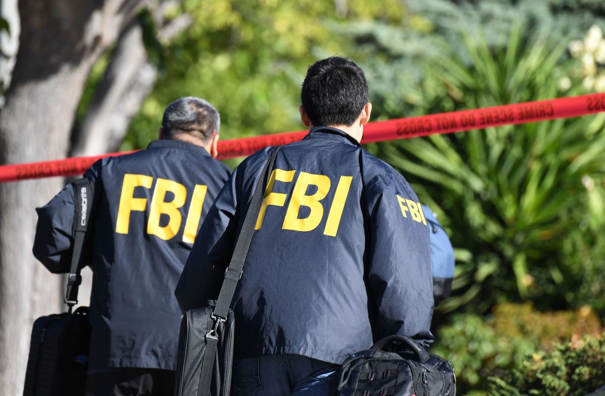Un agente del FBI fue acusado de intento de asesinato por disparar a un hombre que le pidió limosna en Washington D.C. - La Opinión