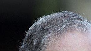 Buttigieg se une a las críticas de otros demócratas que buscan la nominación.