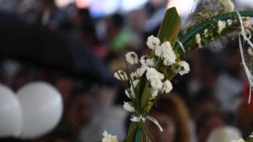 Familiares y amigos le dan el último adiós a Fátima.