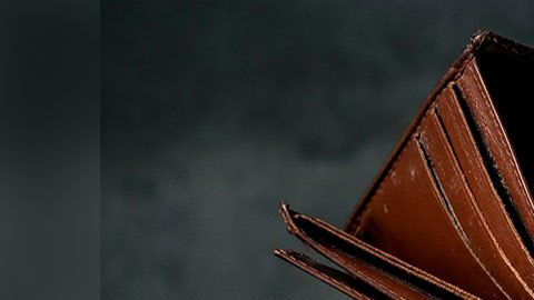 Una personas con un acento fuerte podría ganar hasta $8,000 dólares menos al año.