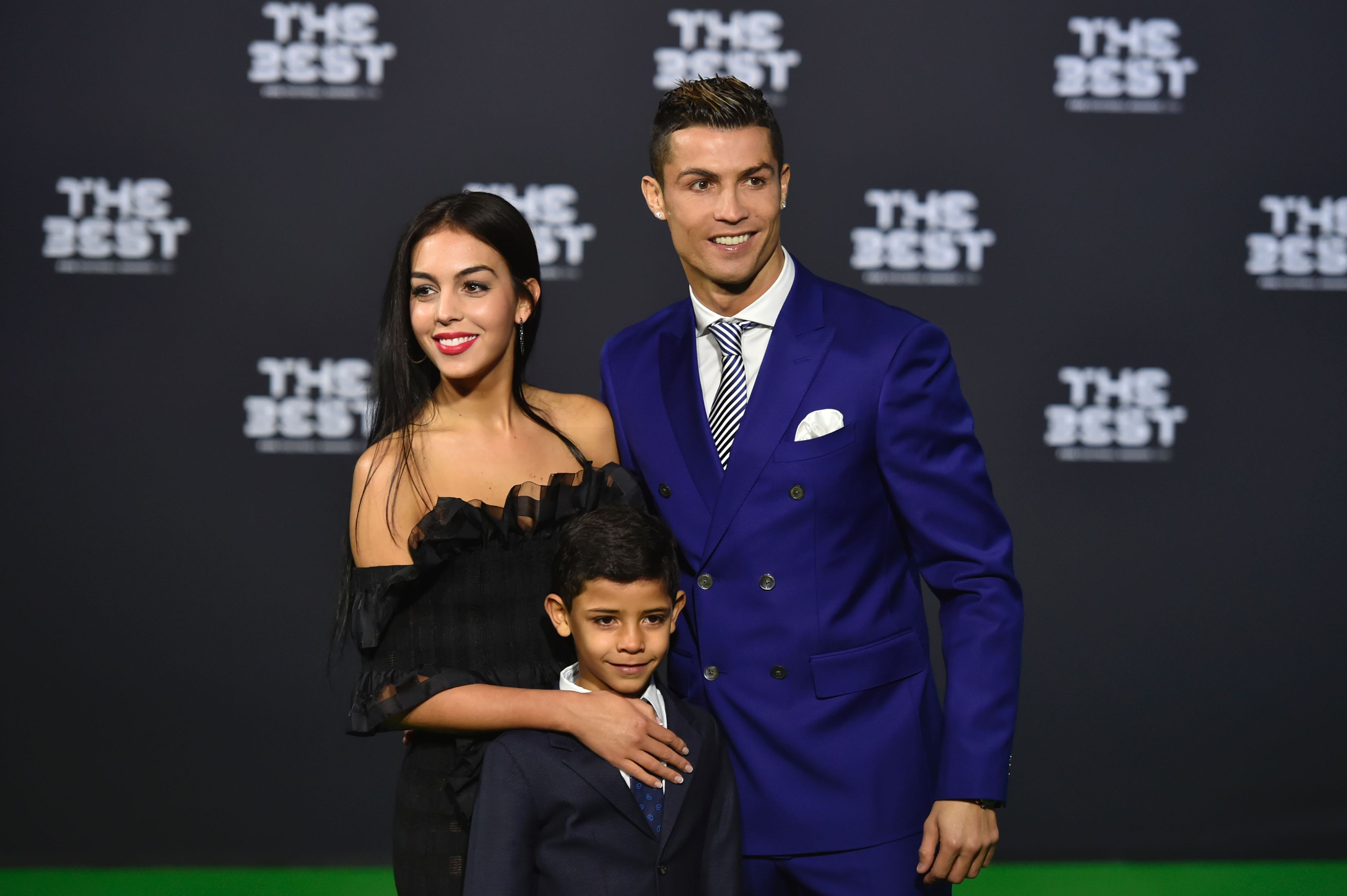 El hijo de Cristiano Ronaldo abrió su cuenta de Instagram con un mensaje en  cuatro idiomas