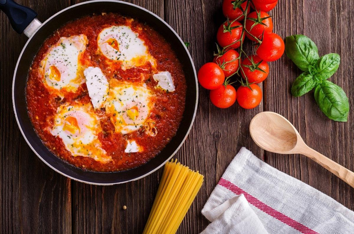 6 recetas fáciles y económicas con huevo - La Opinión