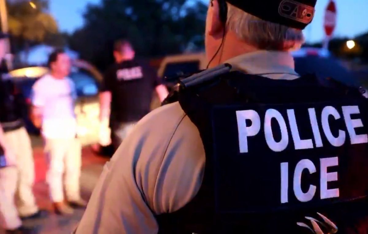 ICE detuvo a tres hombres relacionados con crimen organizado.