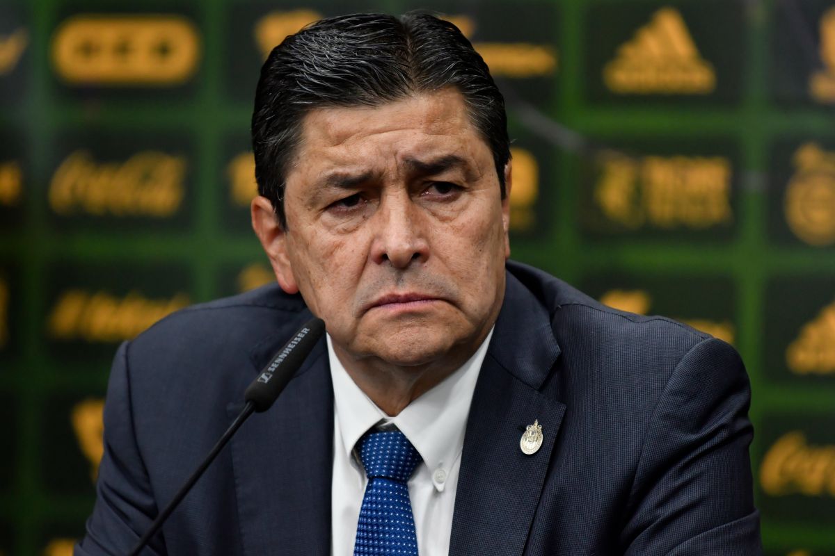 Luis Fernando Tena deja el banquillo del rebaño.