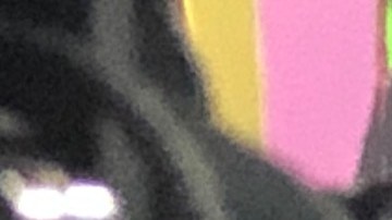 Angélica Salas, directora  de CHIRLA, presenta el Acta de Protección al Consumidor en fianzas de Migración. (Cortesía Tessie Borden/CHIRLA)