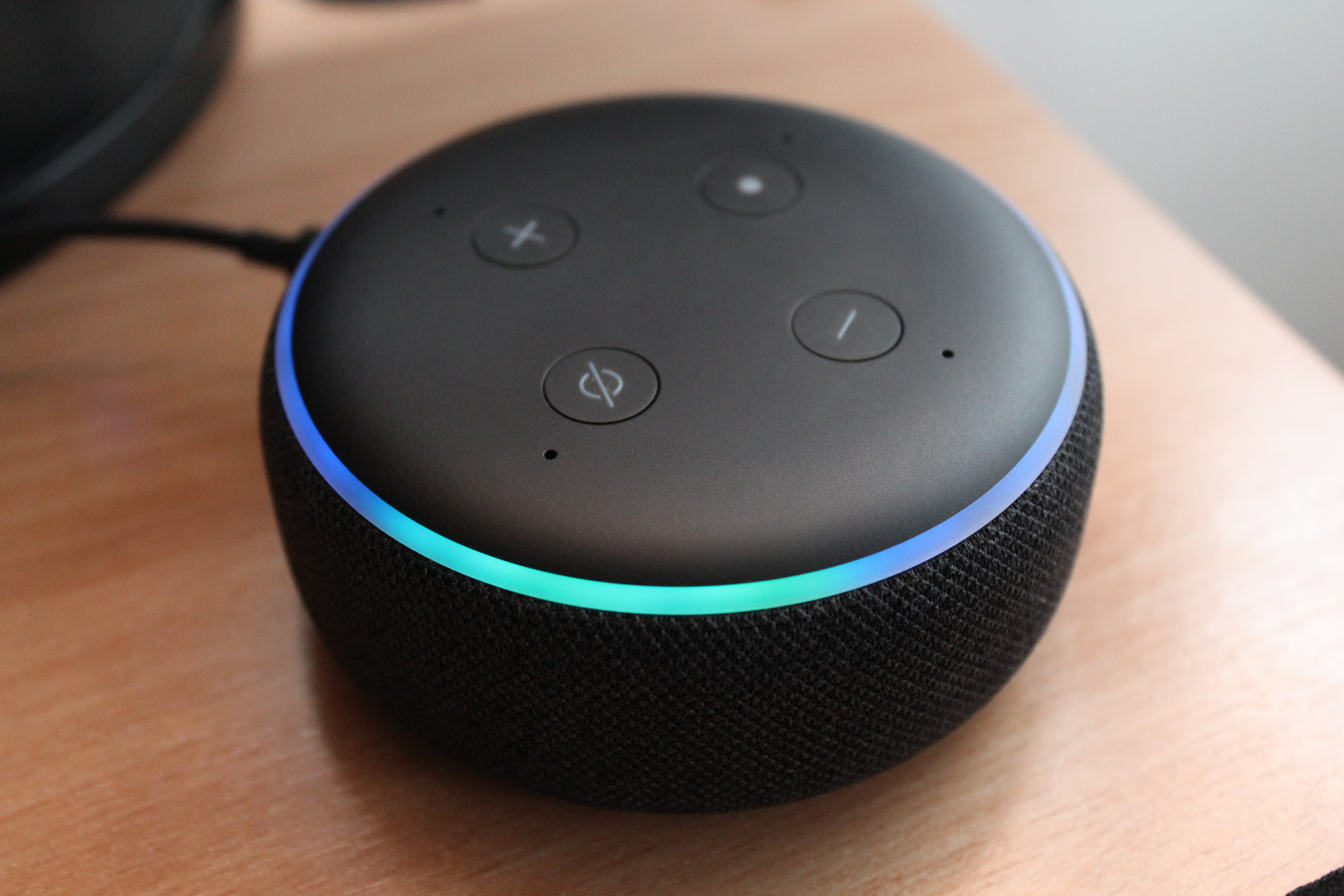 ¿Conviene comprar un Echo Dot? Conoce todas las funciones de Alexa que