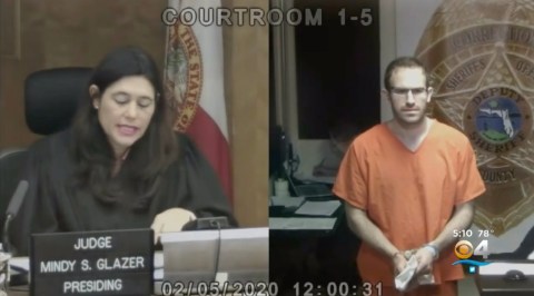 El hombre, que ya compareció ante la juez, permanece en libertad bajo fianza.