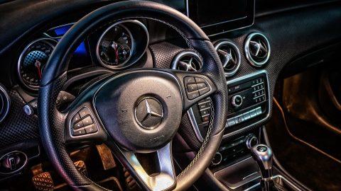 mercedes-3510327_1920