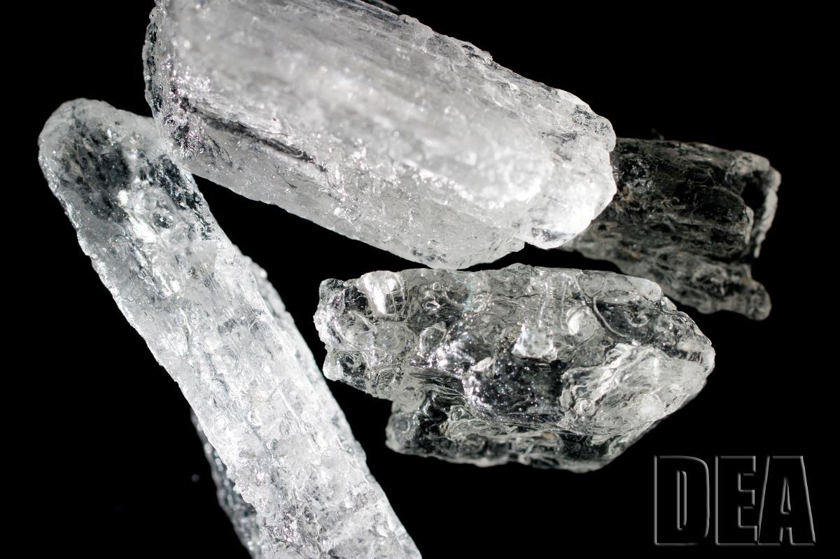 La metanfetamina es conocida como "cristal".