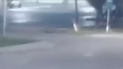 Momento del accidente captado por las cámaras de seguridad.
