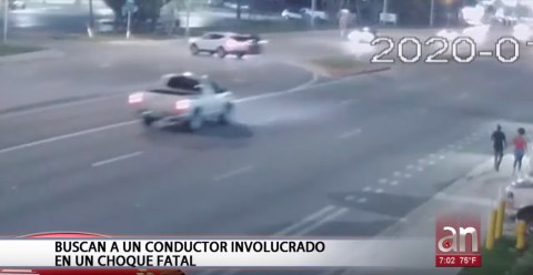Momento del accidente captado por las cámaras de seguridad.