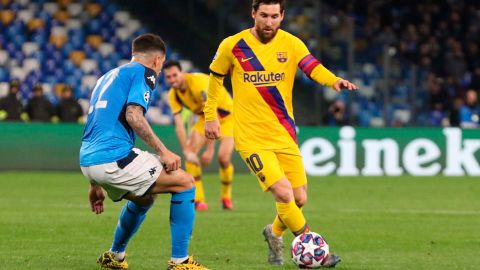 El Barça rescató el empate del Estadio San Paolo.
