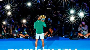 Novak Djokovic se coronó por octava ocasión en la cancha de Melbourne.
