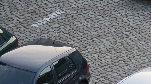 parking-825371_1920
