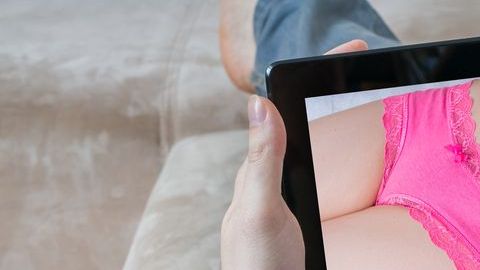 La pornografía genera cambios en tu organismo.