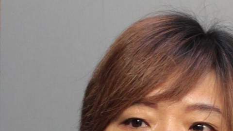 Yaoying Lin y Clifford Oxios tienen ambos 52 años.