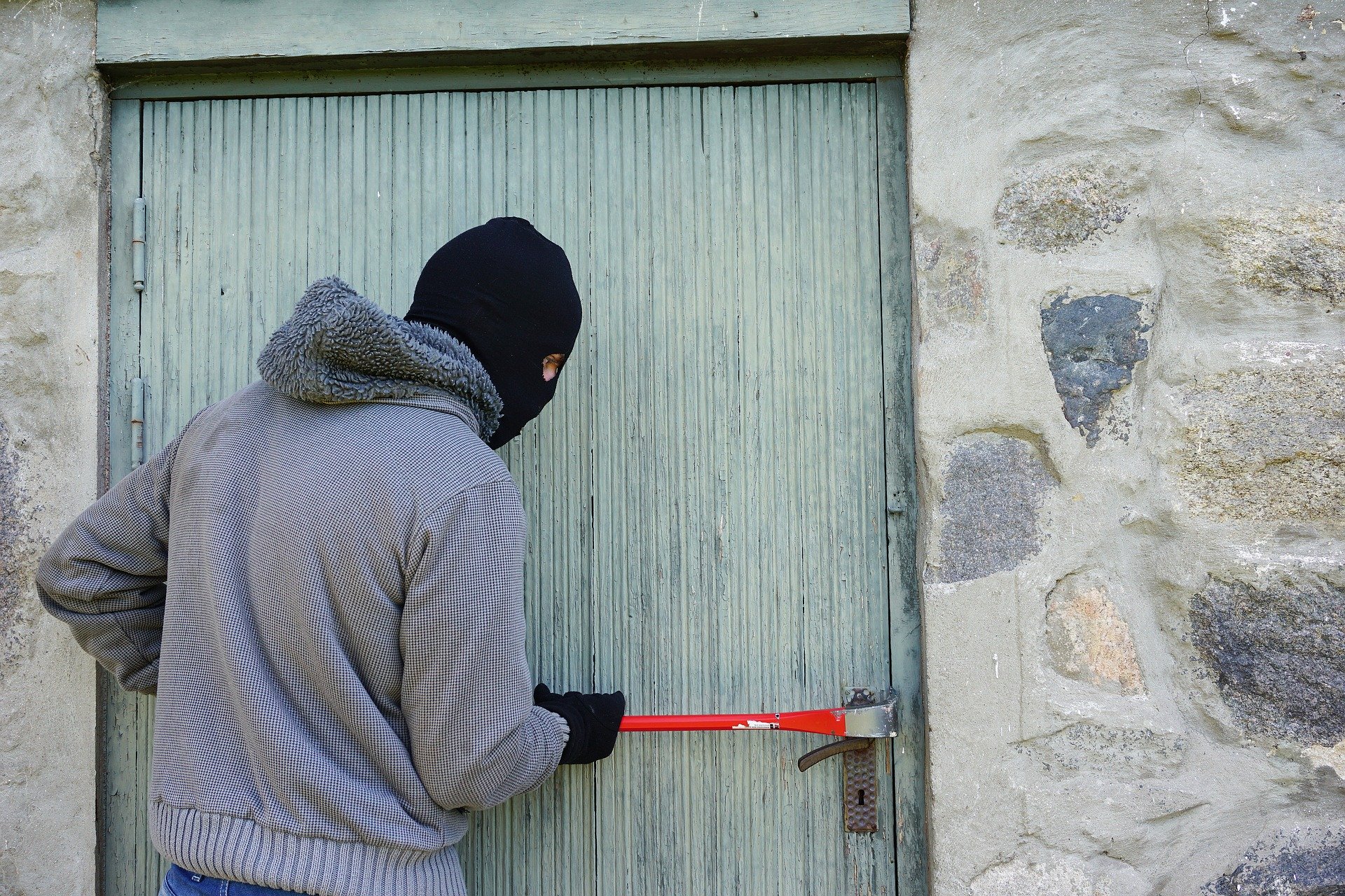 Cómo proteger mi puerta de ladrones?