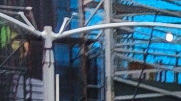 Personas con máscaras en Times Square.