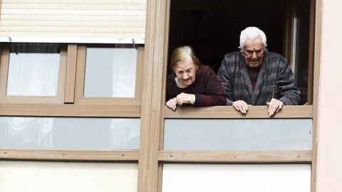 Las residencias de ancianos literalmente no dan abasto.