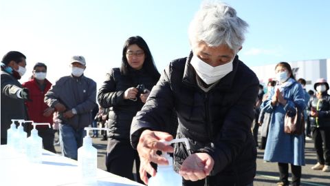 Los japoneses continúan asistiendo a eventos masivos.