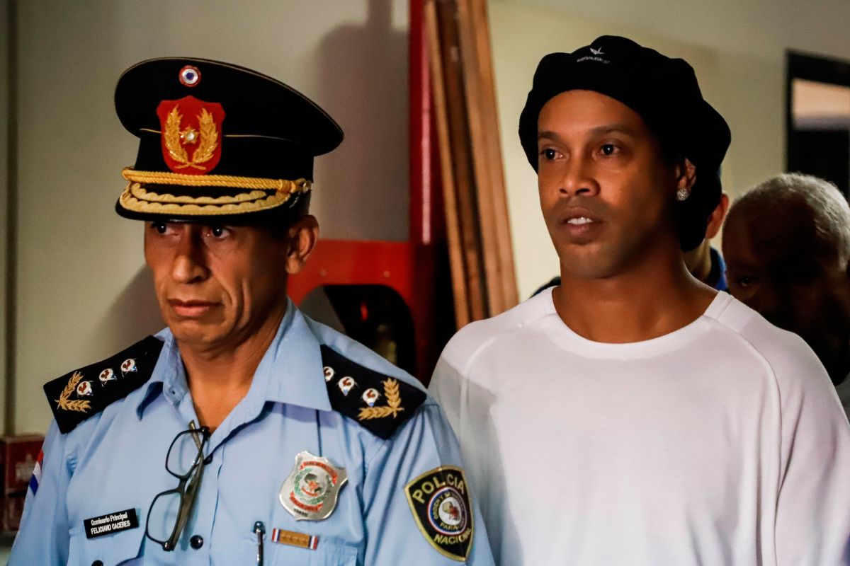 Ronaldinho could return to jail after problem with his ex-partner