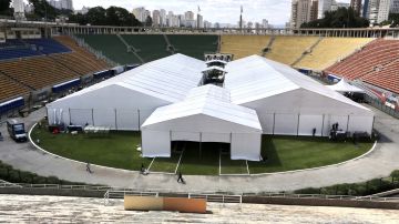 El gobierno de Sao Paulo levantó un hospital de campaña en el  histórico estadio Pacaembu.