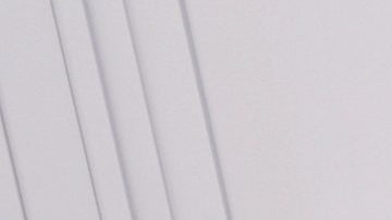 Anuel AA junto a su novia Karol G.