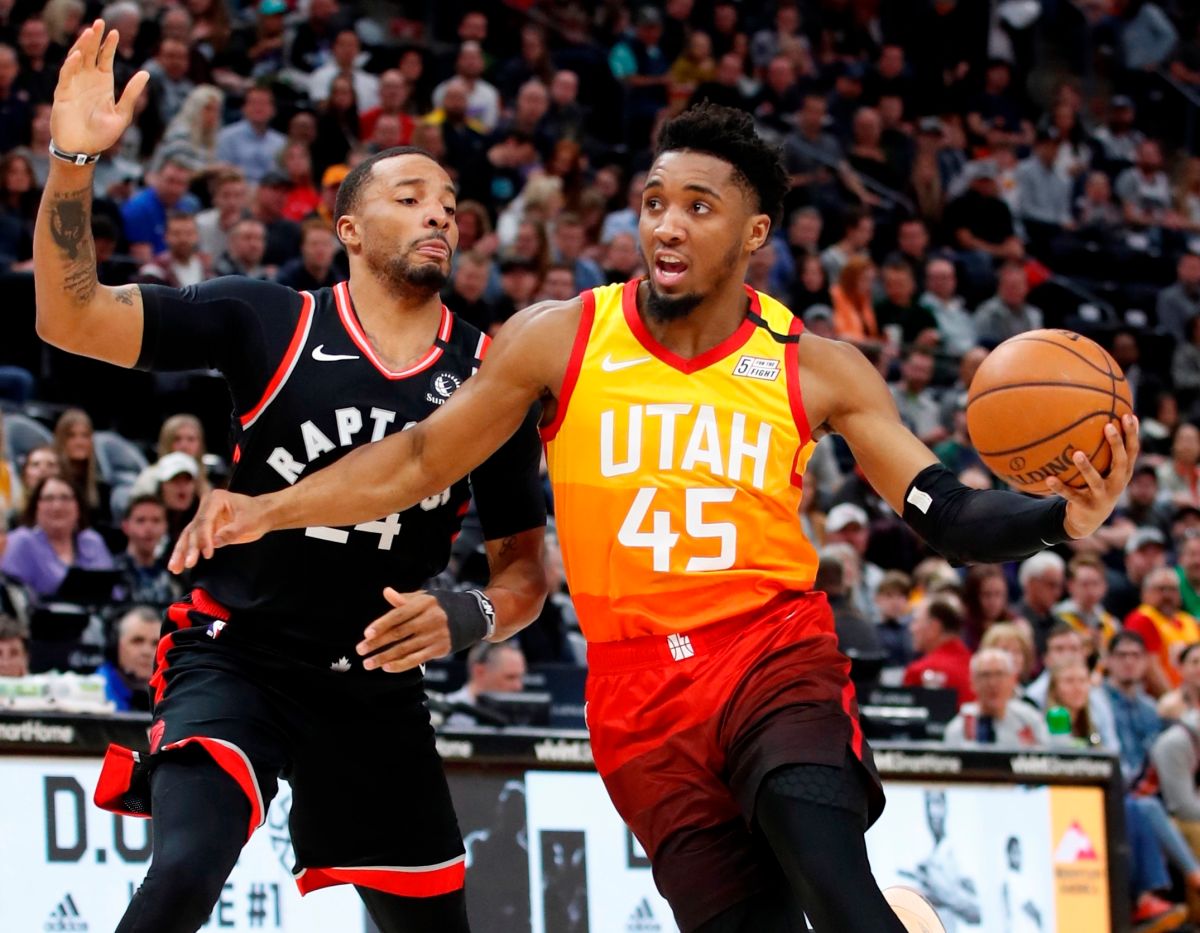 ¡De película! vuelo del Utah Jazz tuvo que aterrizar de emergencia tras chocar con bandada de pájaros