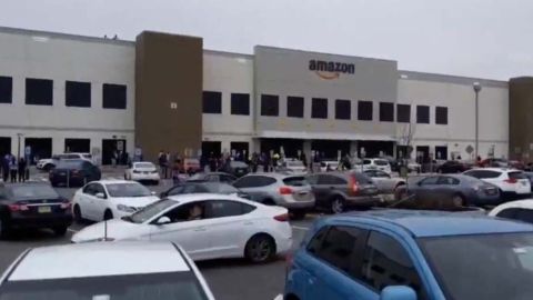 Protesta de  empleados de Amazon en Staten Island en medio de crisis por coronavirus.