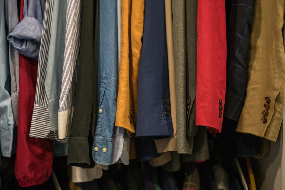 La aglomeración de ropa es una de las principales causas de que no sepas qué ponerte.