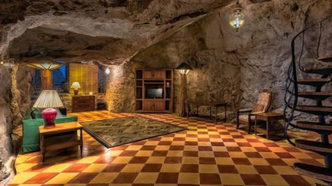 Estancia de la casa cueva en Bisbee, Arizona.