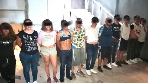 Detienen a 11 del Cártel del Noreste con drogas y arsenal, entre ellos 3 mujeres y un menor