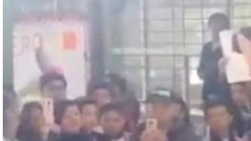 El director del plantel fue cesado tras sus desatinadas declaraciones.