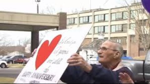 Una pareja separada por el coronavirus después de casi 70 años juntos.